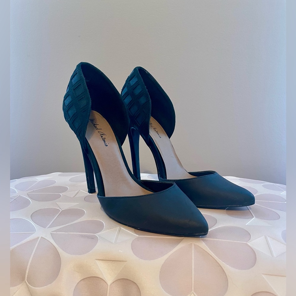Black D’Orsay Pump